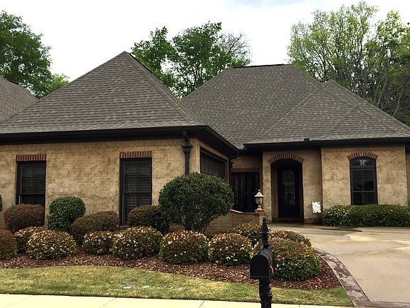 3rd image of 736 Cambridge Ln