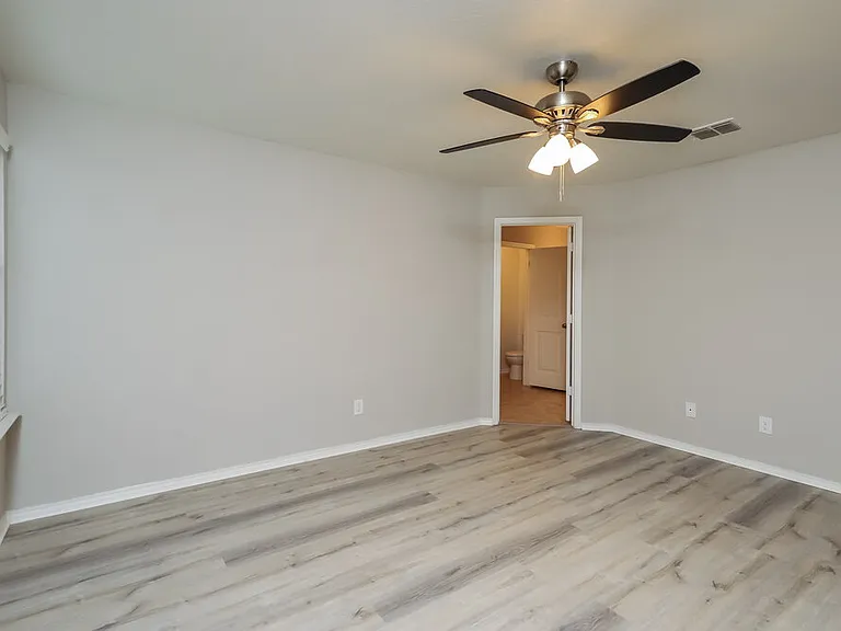 5714 Goliad Blf — Photo 8