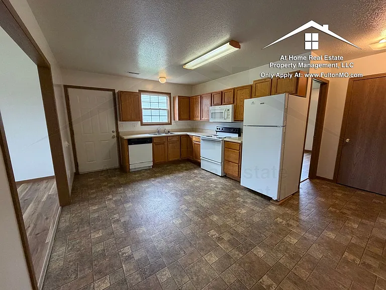 26332635 Gates Blvd — Photo 6