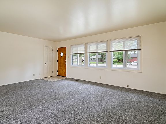 4th image of 632 N Hammes Ave