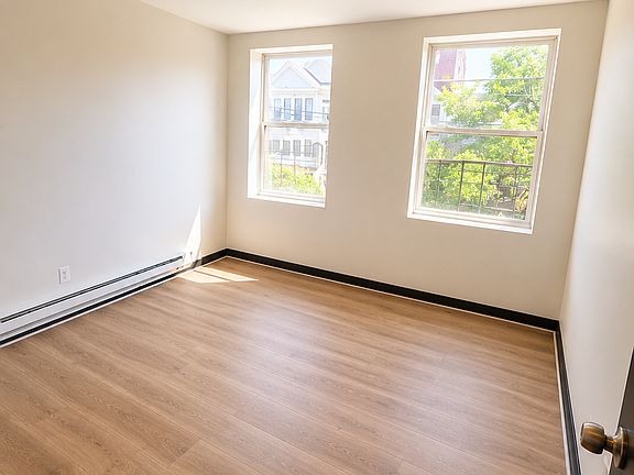 5th image of 256-257 Renner Ave #1