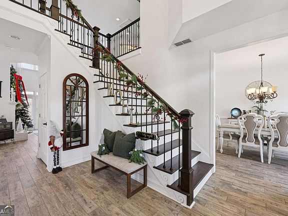 2nd image of 704 Highland Ridge Pointe