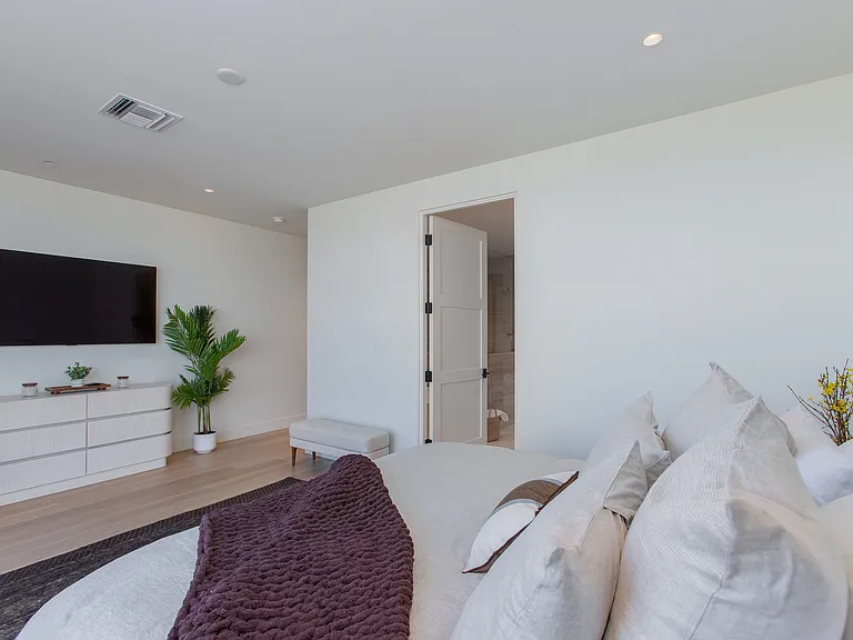 5000 N Camelback Ridge Dr #206 — Photo 14