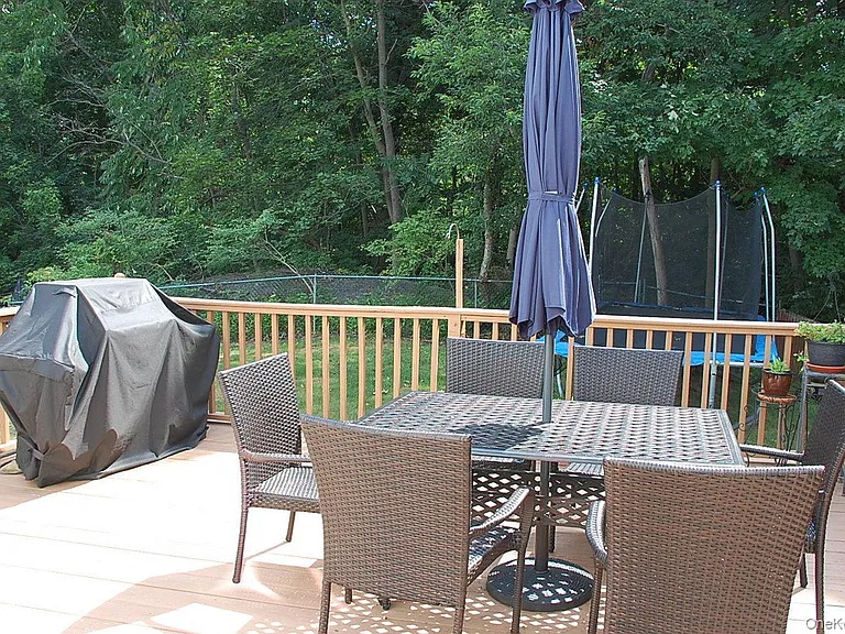 18 Coralyn Ave — Photo 6