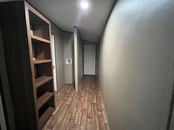 5th image of 195 NE Coachlight Dr #105
