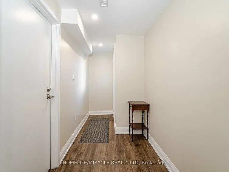 18 Prouse Dr — Photo 3