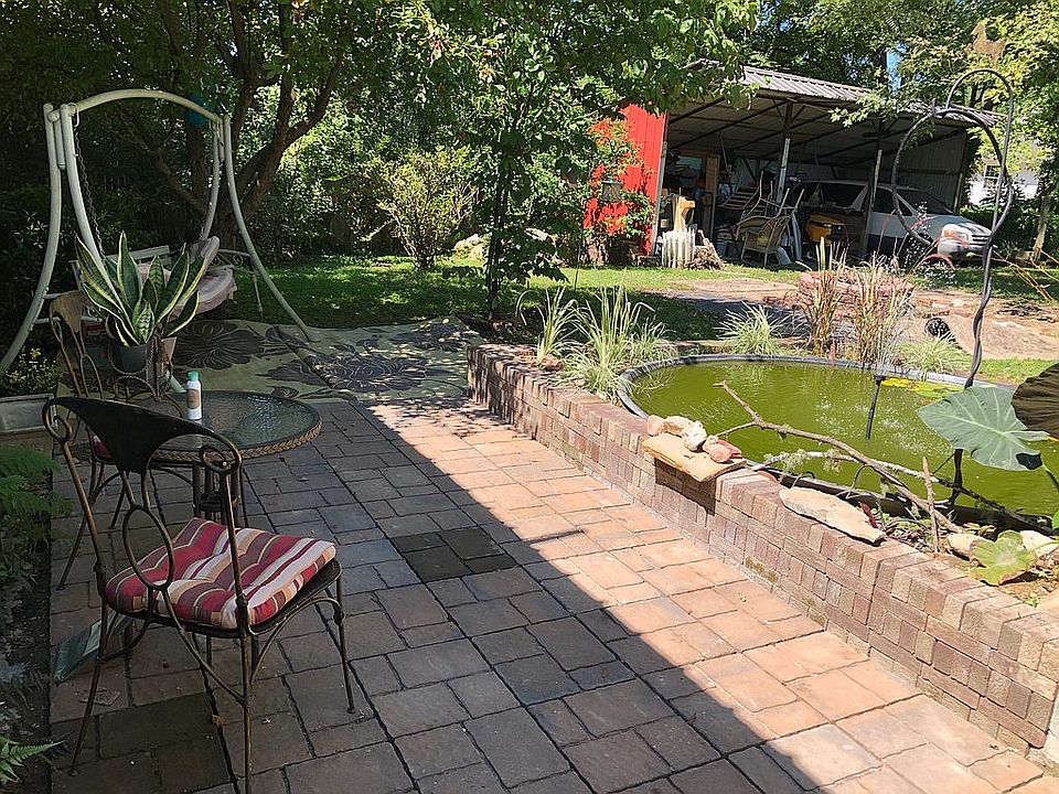 Back patio & Koi Pond