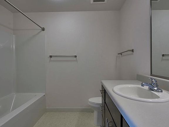 5th image of 2701 Welton St #225