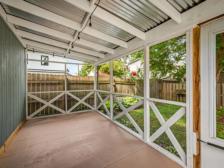 530 Highland Dr — Photo 17