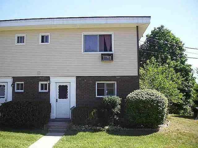 881 Albany Post Rd #10 — Photo 2