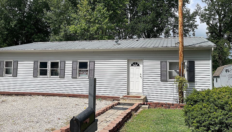 1st image of 1427 E Conservation Dr