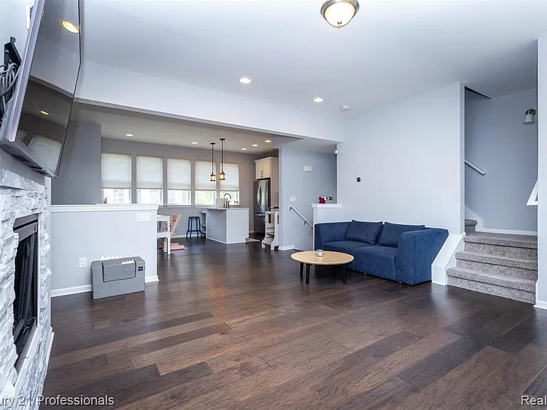 57 Kaprol Dr — Photo 10