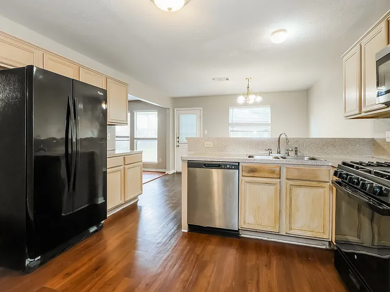 8002 Scarlet Tanager Dr — Photo 9