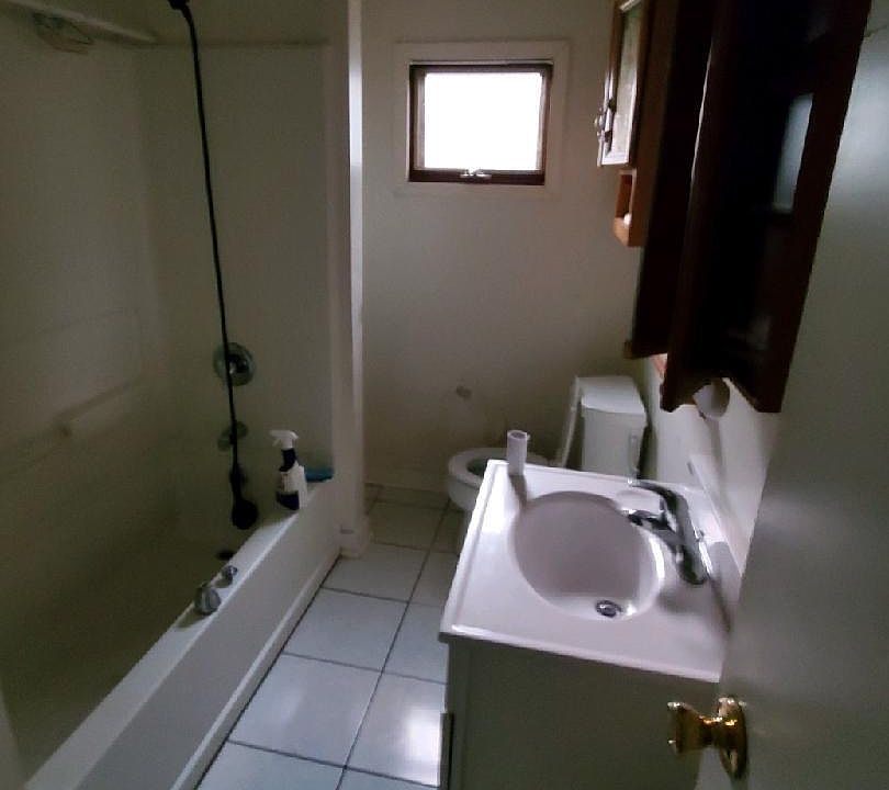 1st image of 315 N Washington St APT 3