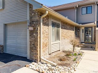 5736 Leeward Ct, Clarkston, MI 48346