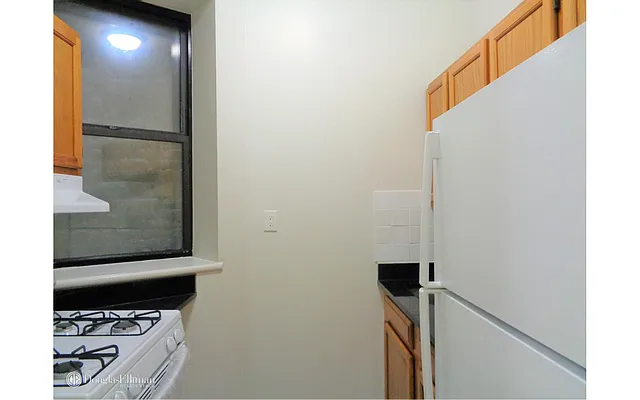 Rented by Douglas Elliman | media 11