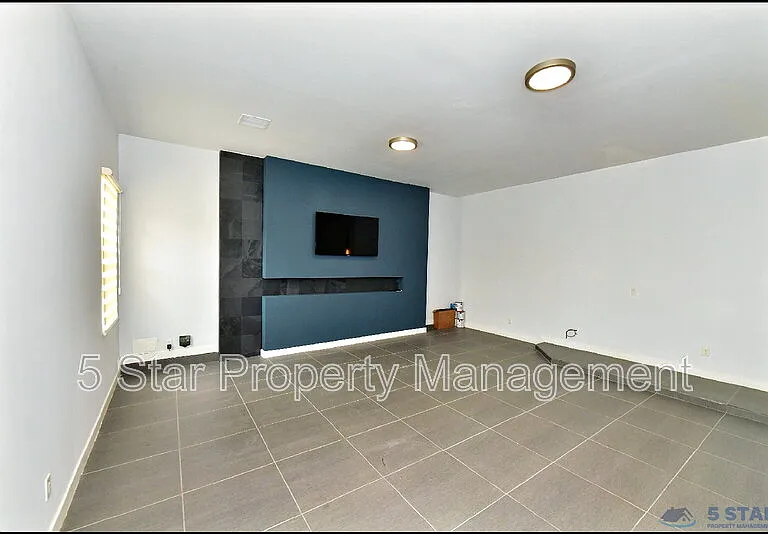 5973 Cartagena Cir — Photo 21
