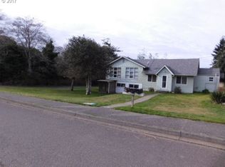584 S Wasson St, Coos Bay, OR 97420
