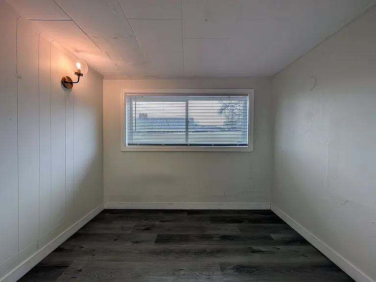 330 Roosevelt Ave — Photo 41
