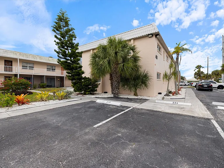 400 Base Ave E #226 — Photo 27