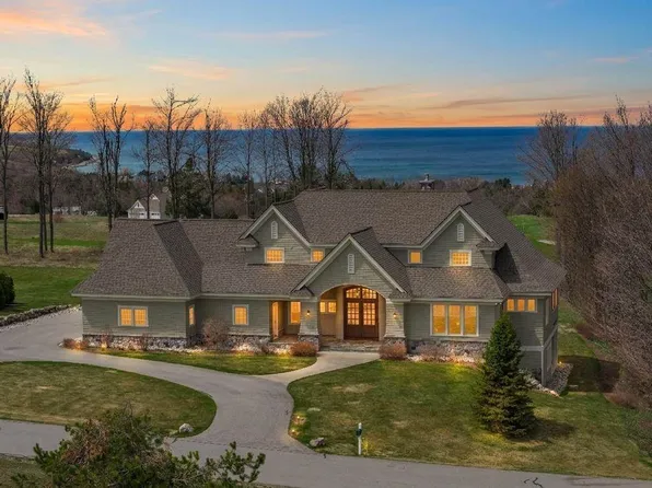 235 Crooked Tree Dr #16, Petoskey, MI 49770