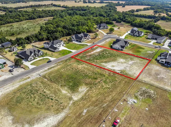 208 Avery Ln, Gunter, TX 75058