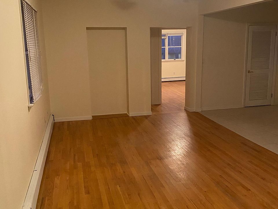 1st image of 432 W Broadway #103