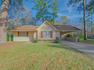 15 Eucalyptus Rd, Huntsville, TX 77340