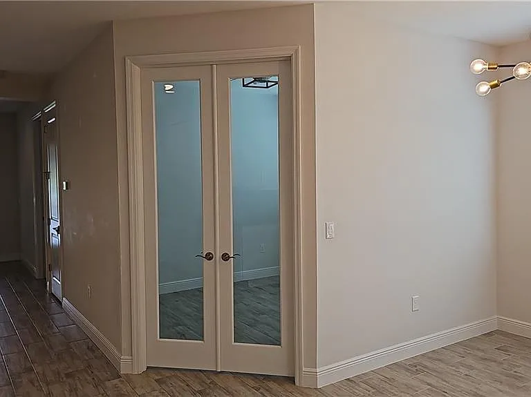 2305 Ariane Dr — Photo 9