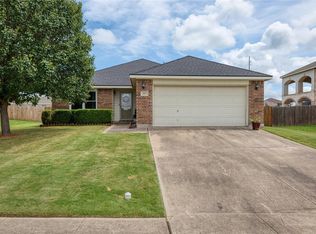217 Brandie Mac Ln, Waxahachie, TX 75165