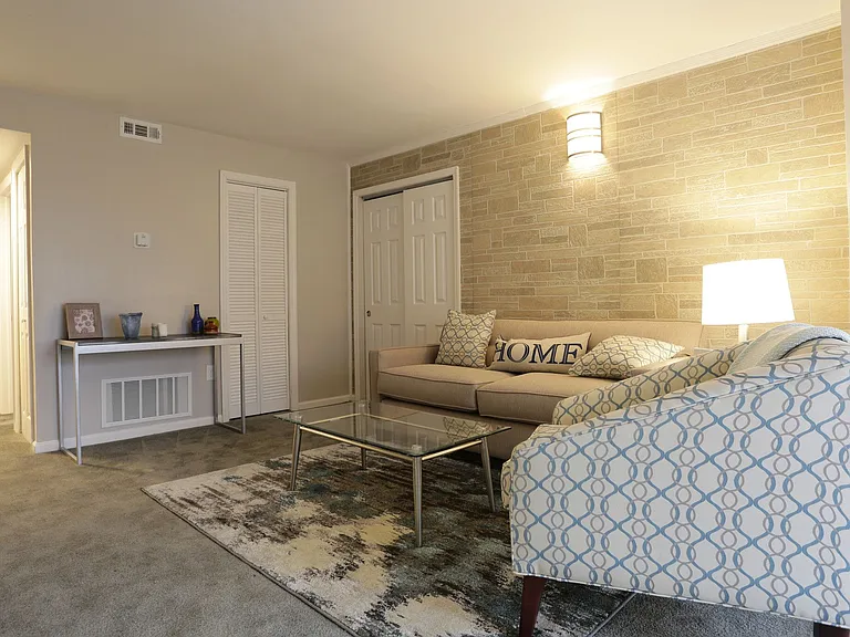 Chestnut Lane Apartments — Photo 12