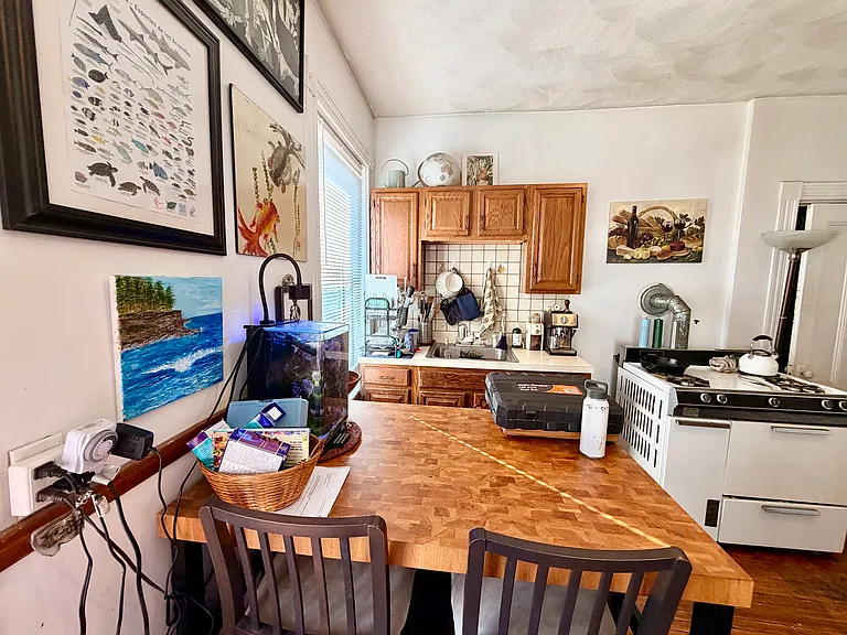 206 Hanover St #8 — Photo 6
