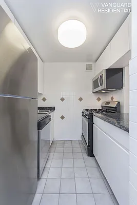 Sold by Vanguard Residential LLC | media 5
