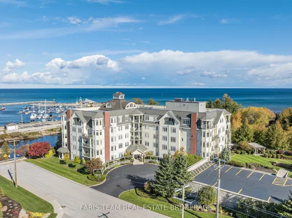 10 Bay St E #301, The Blue Mountains, ON N0H 2P0