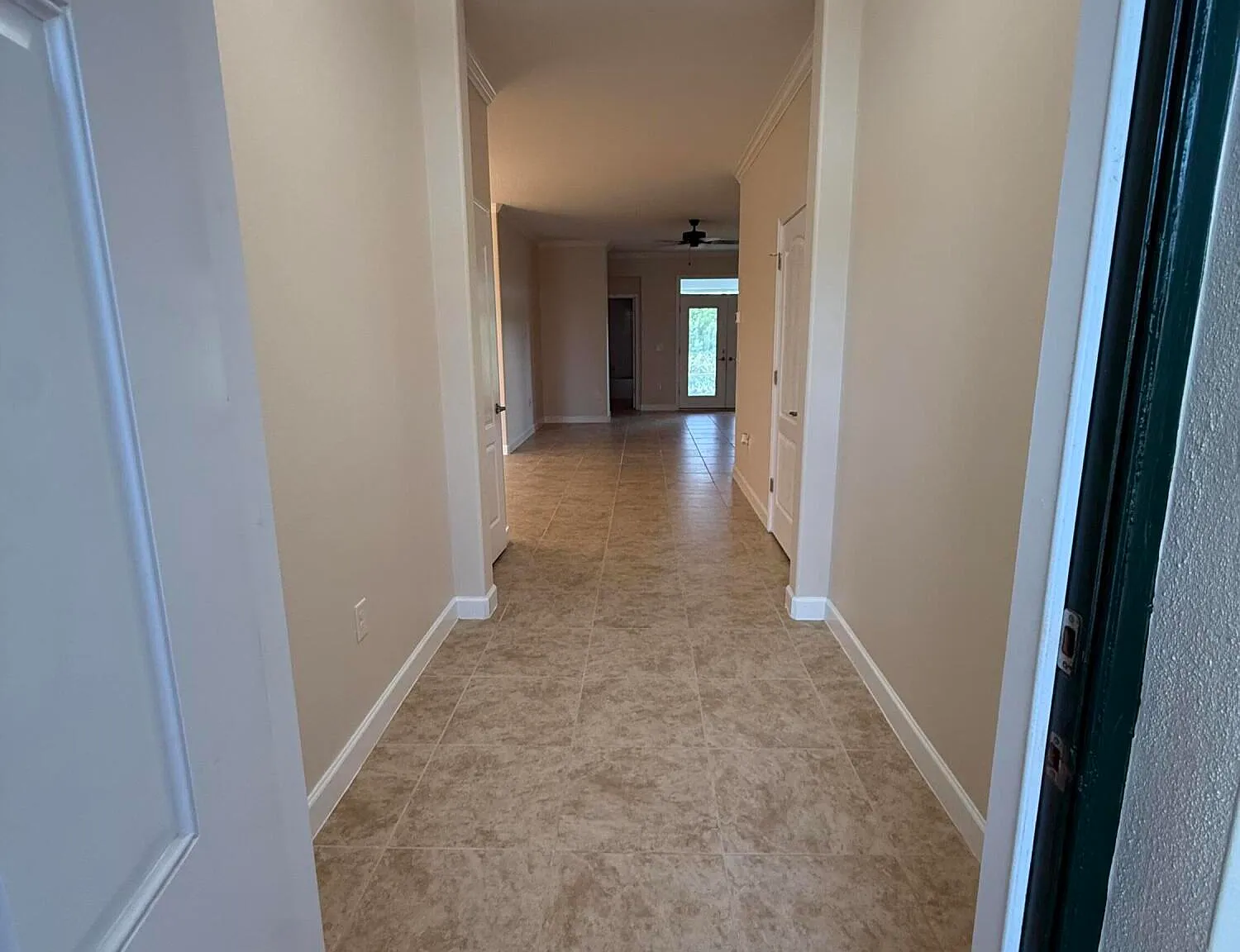 3 bed, 2.0 bath, 1672 sqft, $3,000 — Photo 2