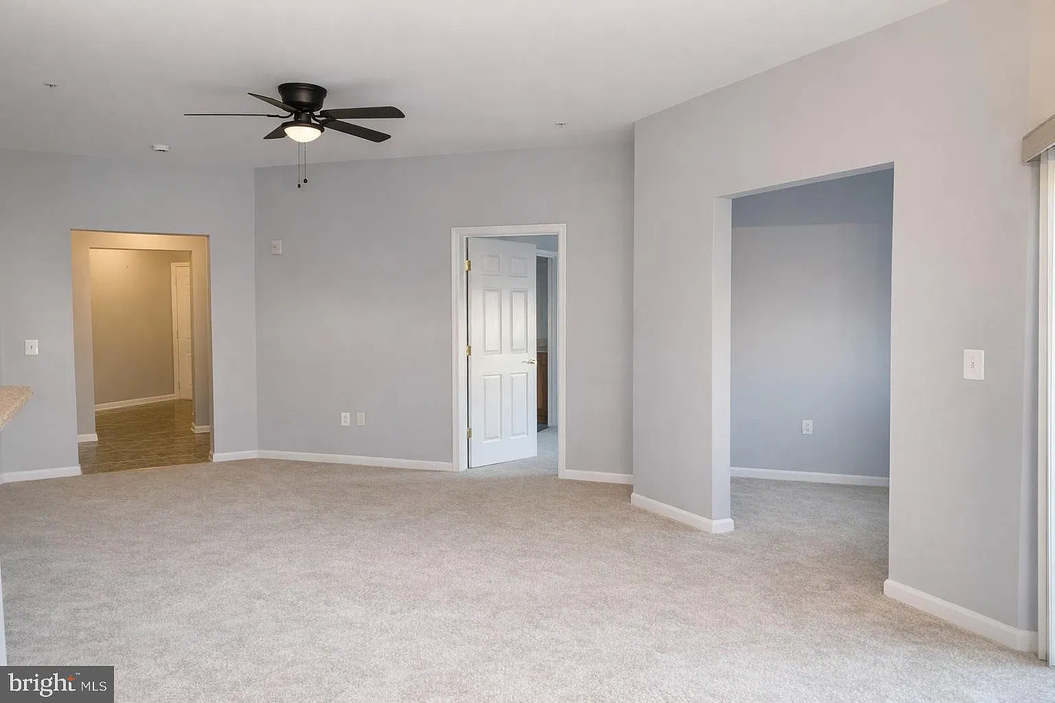 2 bed, 2.0 bath, 1118 sqft, $2,400 — Photo 3