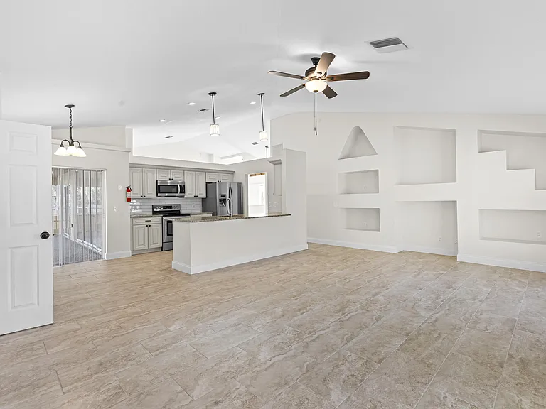 2141 SW Bayshore Blvd — Photo 17