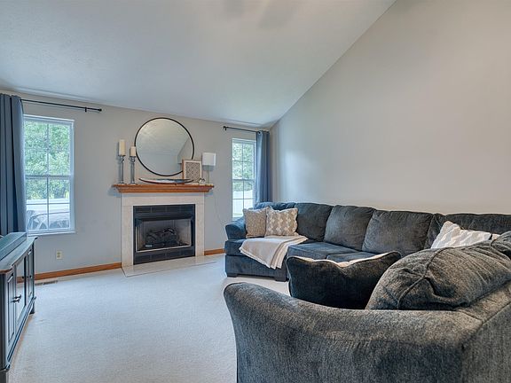 3rd image of 3027 Cascade Dr