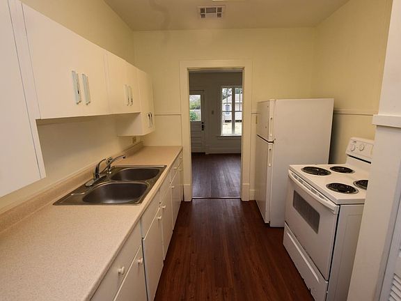 4th image of 1634 Hodges St