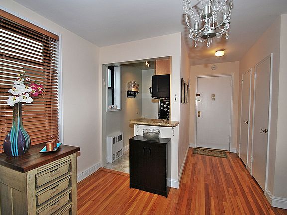 2nd image of 11 Wooleys Ln APT 3O