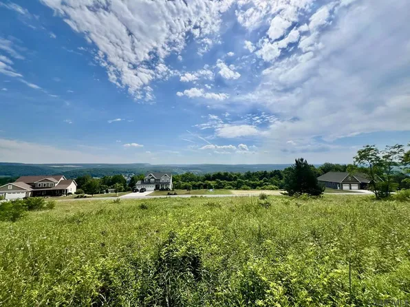 139-141 Terrapin Dr, Windber, PA 15963