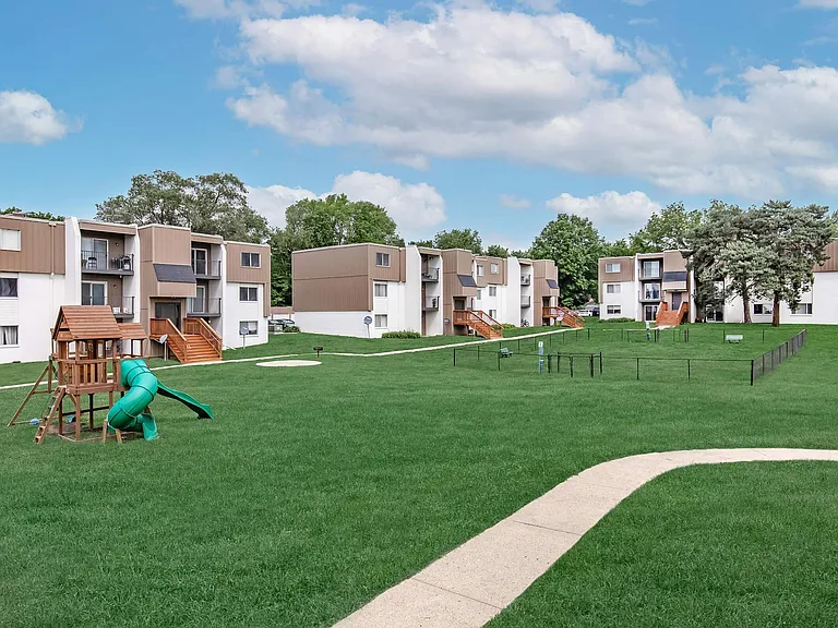 Finn Apartments — Photo 1