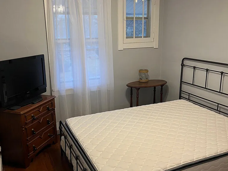 1428 1/2 S Lowell Ave #UPPER FLAT — Photo 9
