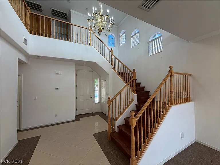 10115 Capistrello Ave — Photo 11