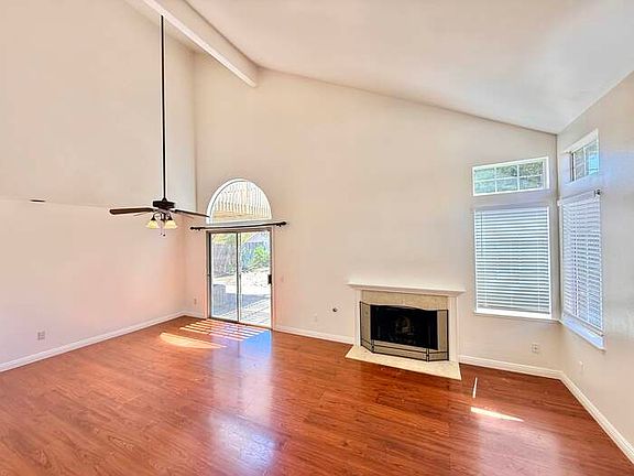 3rd image of 39542 Del Val Dr