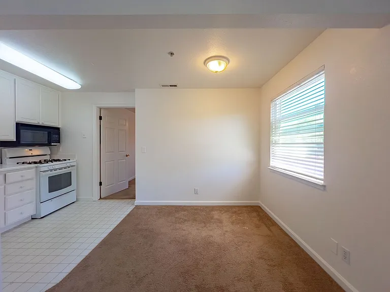 Calistoga Avenue, 1356 — Photo 19