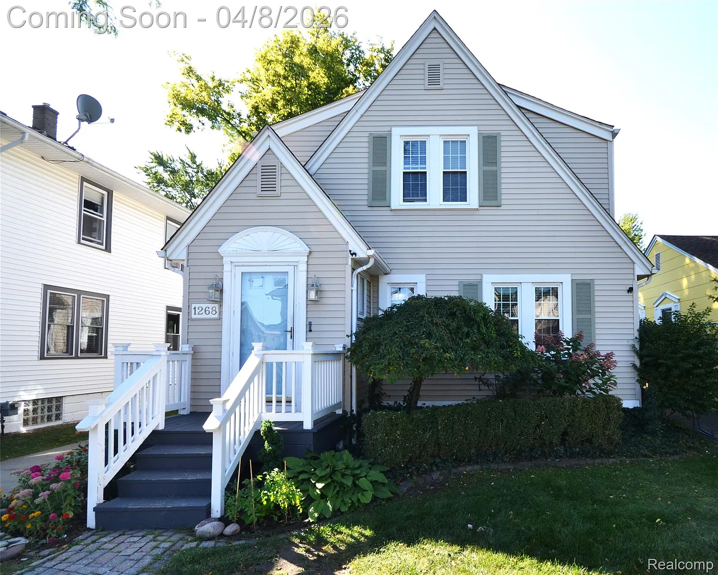 1268 Davis Ave photo 1