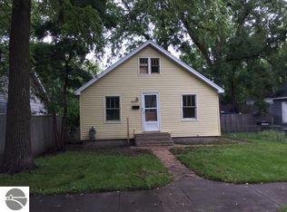 321 W 16th St, Traverse City, MI 49684