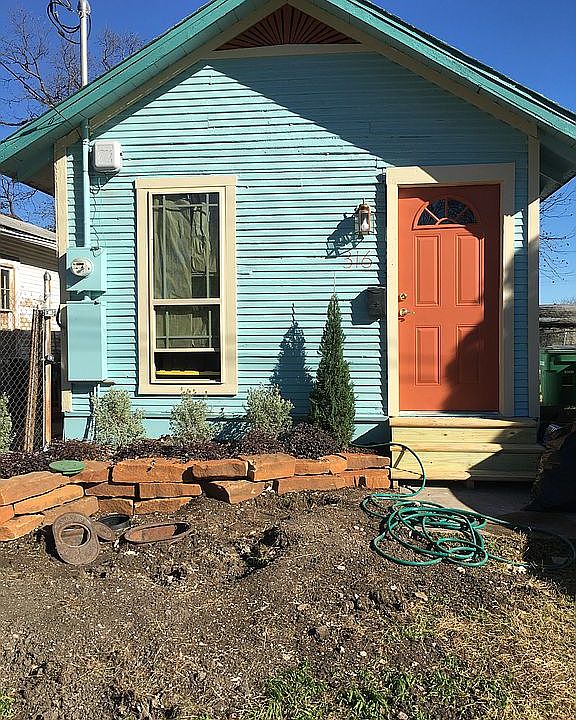 2nd image of 316 N Chupaderas St