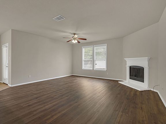 4th image of 881 Lancashire Ln